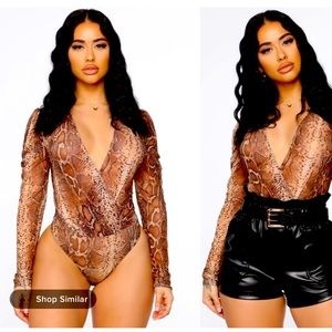 Fashionable Snake bodysuit size Large ✨✨✨